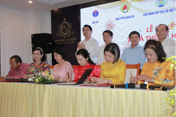 Viện Phát triển bền vững kinh tế số ký kết hợp tác hỗ trợ các HTX Dược liệu Việt Nam trong tìm kiếm thị trường, xúc tiến thương mại đưa sản phẩm thảo dược xuất khẩu